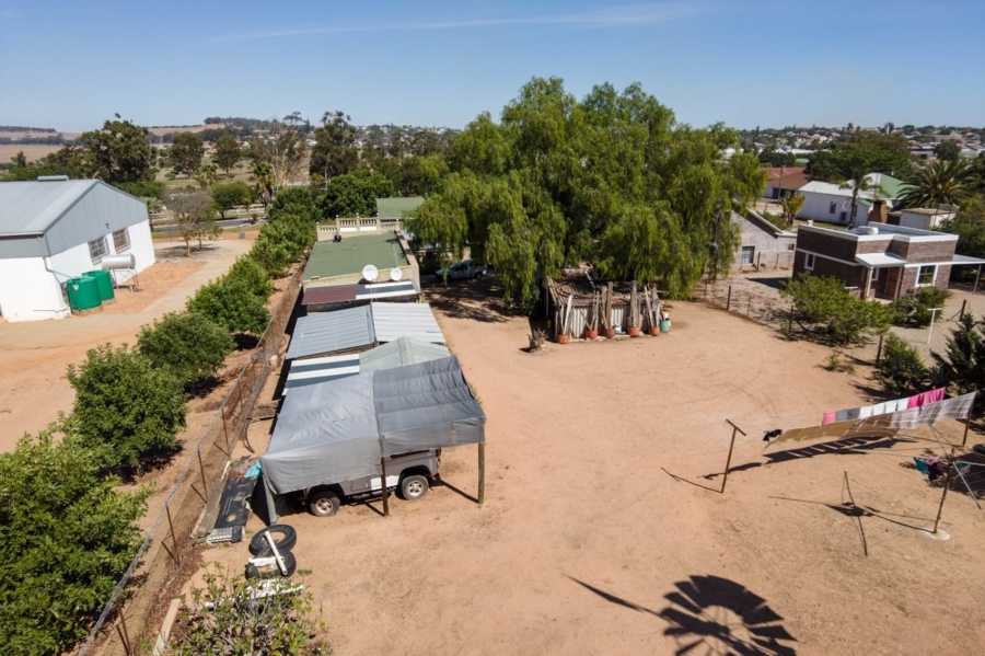 8 Bedroom Property for Sale in Moorreesburg Western Cape